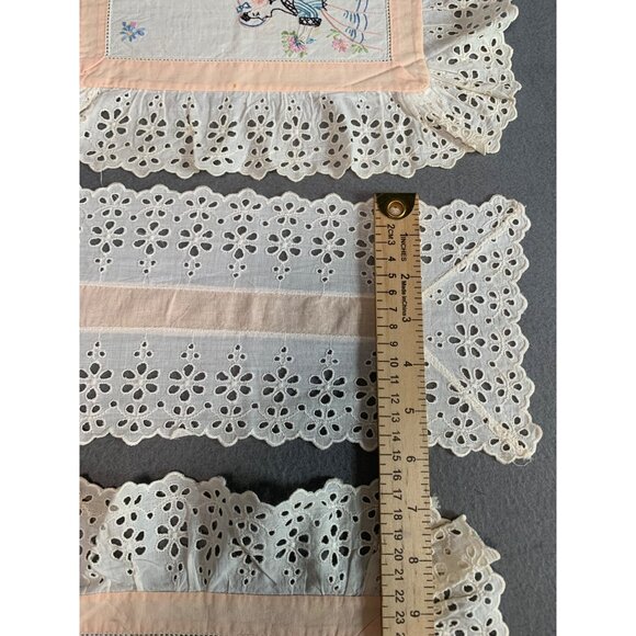 Vintage Lace Doilies Set with Embroidered Ladies - 3 Pieces for Elegant Decor - Picture 6 of 11